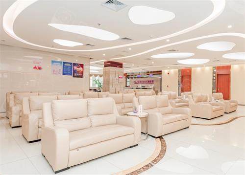 深圳爱康健口腔休息区环境