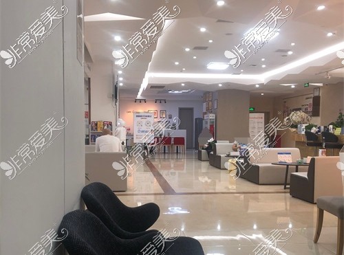 重庆好未来口腔门诊部大厅